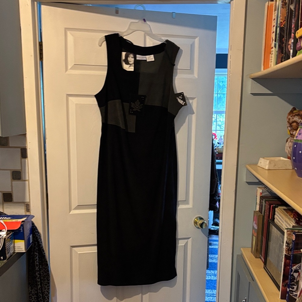 Jaclyn Smith Black and Gray Midi Dress